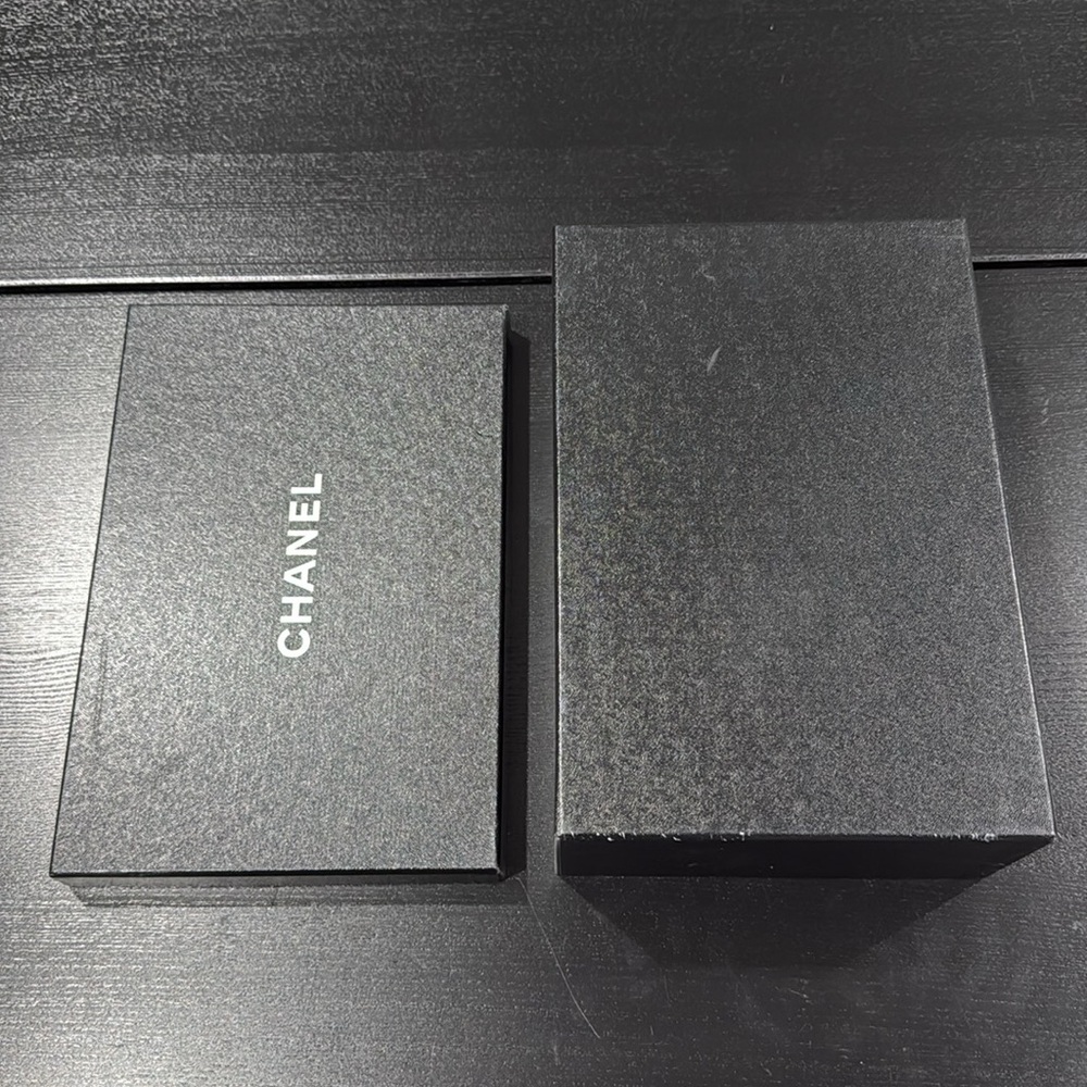 Chanel Gift Display Box - Picture 6 of 9